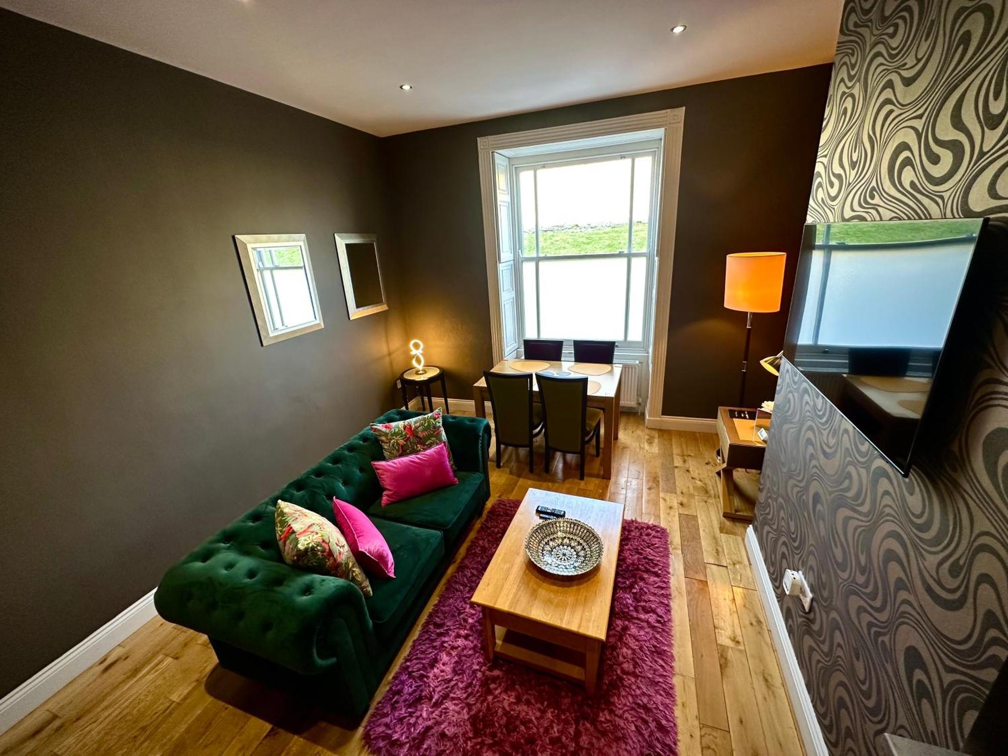 Halvard Apartments At Castletown Ngoại thất bức ảnh