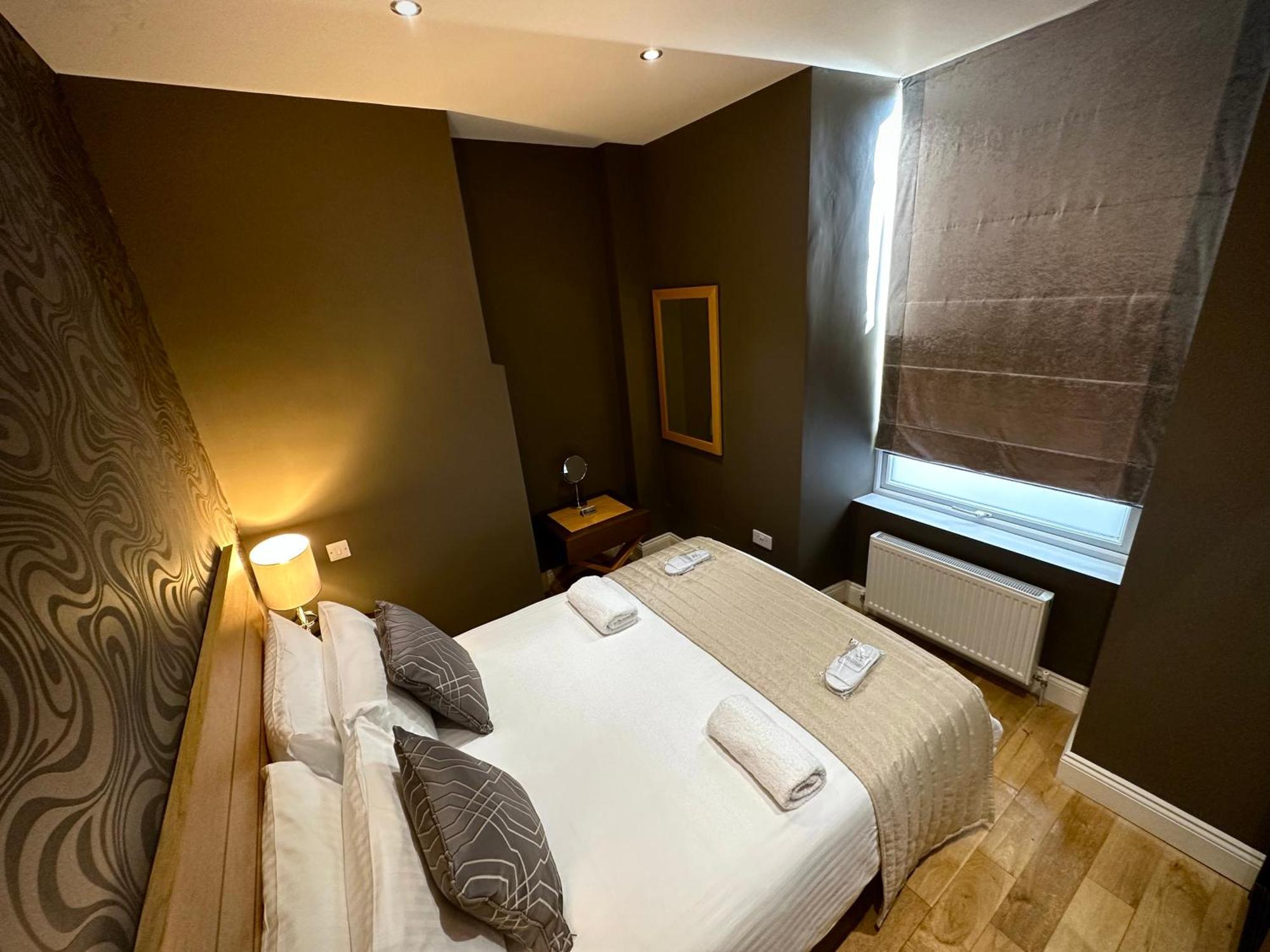 Halvard Apartments At Castletown Ngoại thất bức ảnh