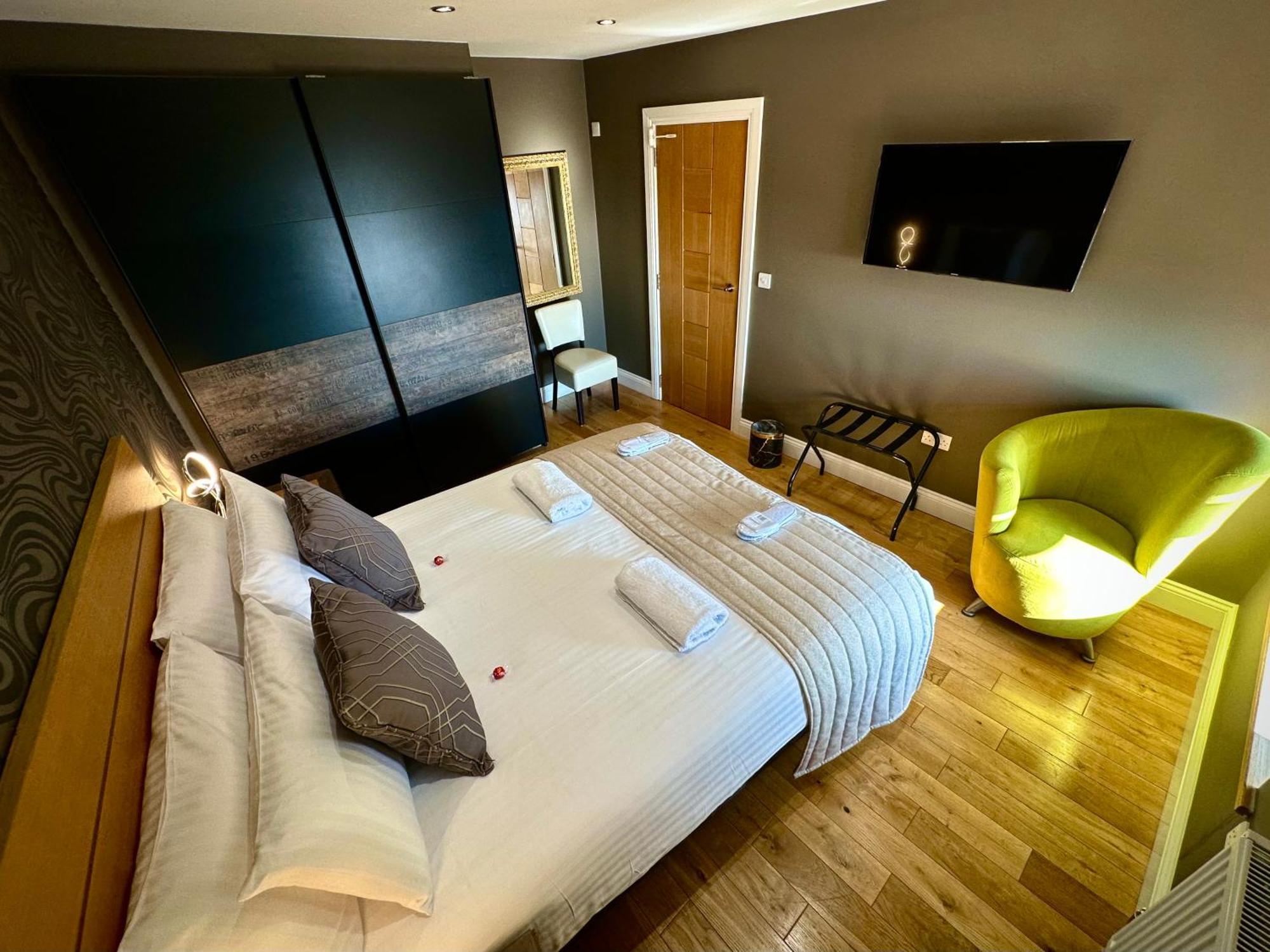 Halvard Apartments At Castletown Ngoại thất bức ảnh
